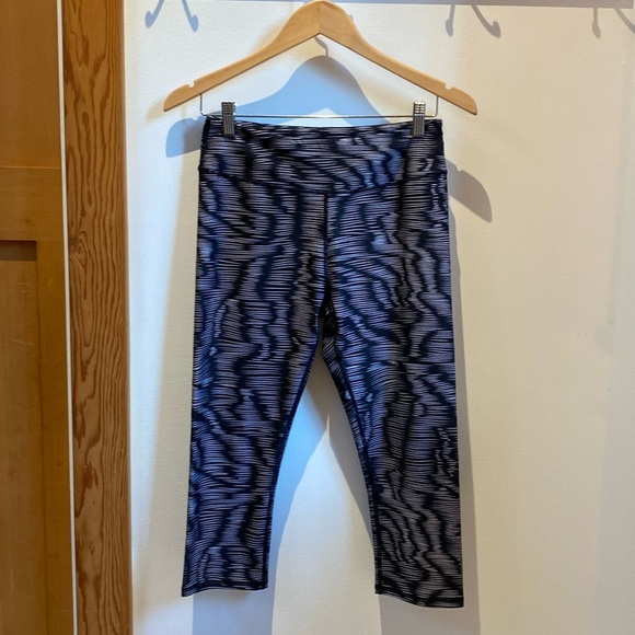 28. Kyodan Capri Legging - Picture 1 of 4